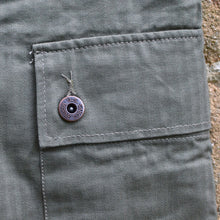 Load image into Gallery viewer, Pantalon P47 - combat pants - poches cargo - HBT olive green 11 Oz