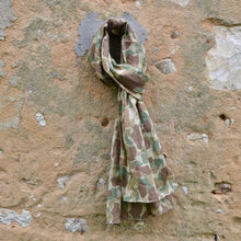 Load image into Gallery viewer, Foulard imprimé camo frogskin