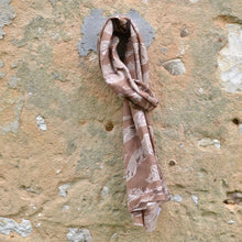 Load image into Gallery viewer, Foulard imprimé camo desert tiger stripe