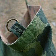 Load image into Gallery viewer, Sac Newspaper bag - camo Mitchell / Leaf