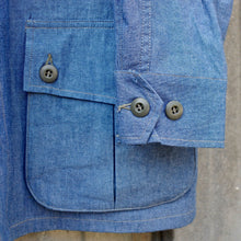 Load image into Gallery viewer, Veste de jungle chambray & boutons M65 upcyclés - #arashibyboras