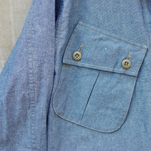Load image into Gallery viewer, Veste de jungle chambray & boutons M65 upcyclés - #arashibyboras
