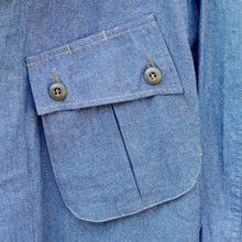 Load image into Gallery viewer, Veste de jungle chambray & boutons M65 upcyclés - #arashibyboras
