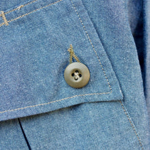 Load image into Gallery viewer, Veste de jungle chambray & boutons M65 upcyclés - #arashibyboras