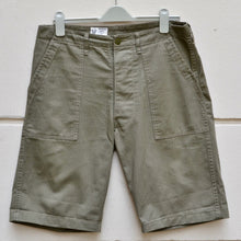 Load image into Gallery viewer, Short P47 - utility pants - HBT olive green 11 Oz