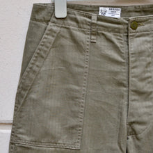 Load image into Gallery viewer, Short P47 - utility pants - HBT olive green 11 Oz