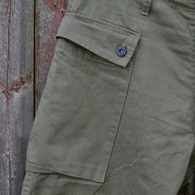 Load image into Gallery viewer, Pantalon P44 monkey pants olive green HBT 11 Oz