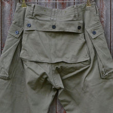 Load image into Gallery viewer, Pantalon P44 monkey pants olive green HBT 11 Oz