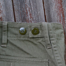 Load image into Gallery viewer, Pantalon P47 - utility pants - HBT olive green 11 Oz
