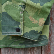 Load image into Gallery viewer, Veste de combat reversible en camo mitchell