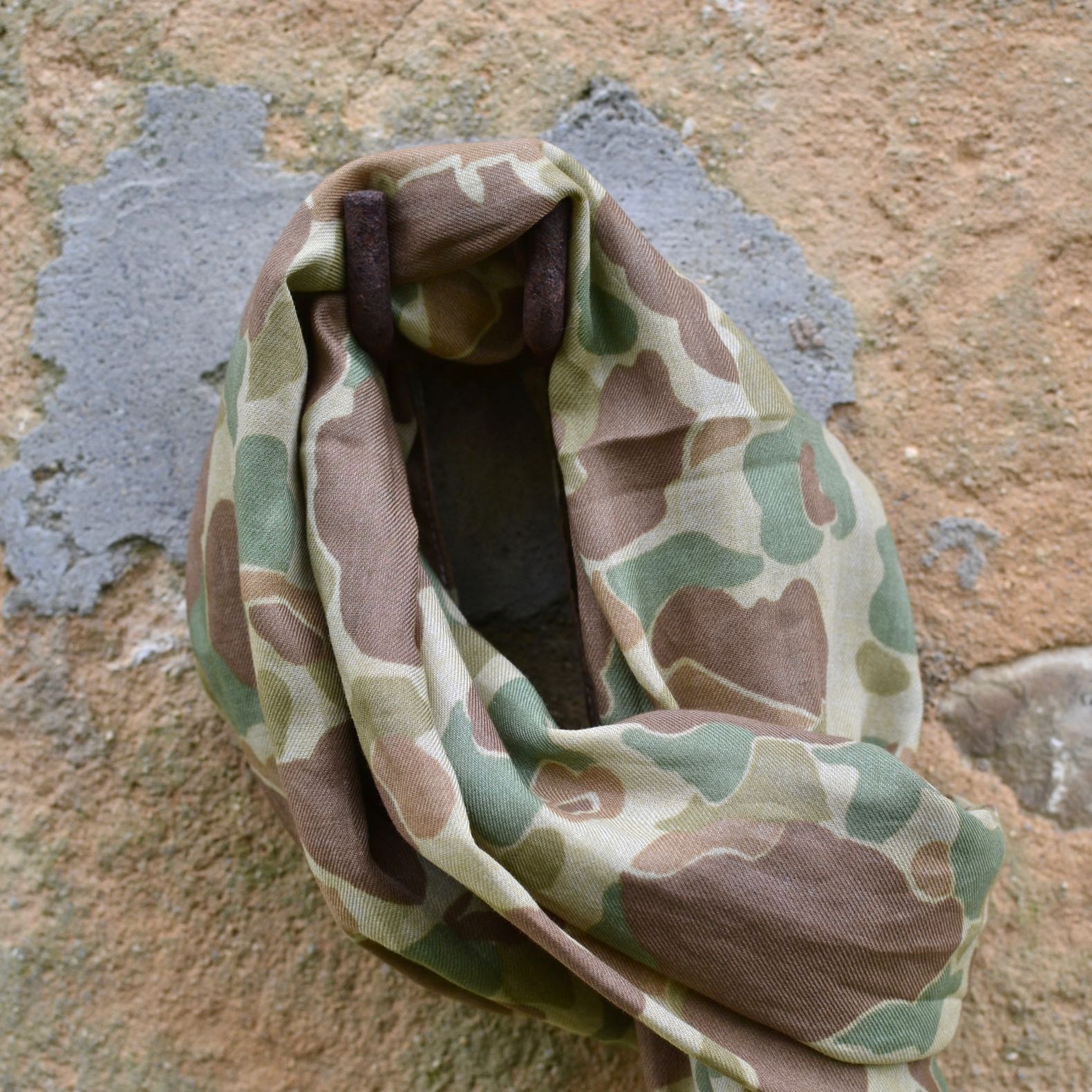 Foulard Camouflage Automnal - Noir, Neuf Avec étiquettes, Sans Marque, Département Femme