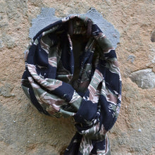 Load image into Gallery viewer, Foulard imprimé camo  tiger stripe
